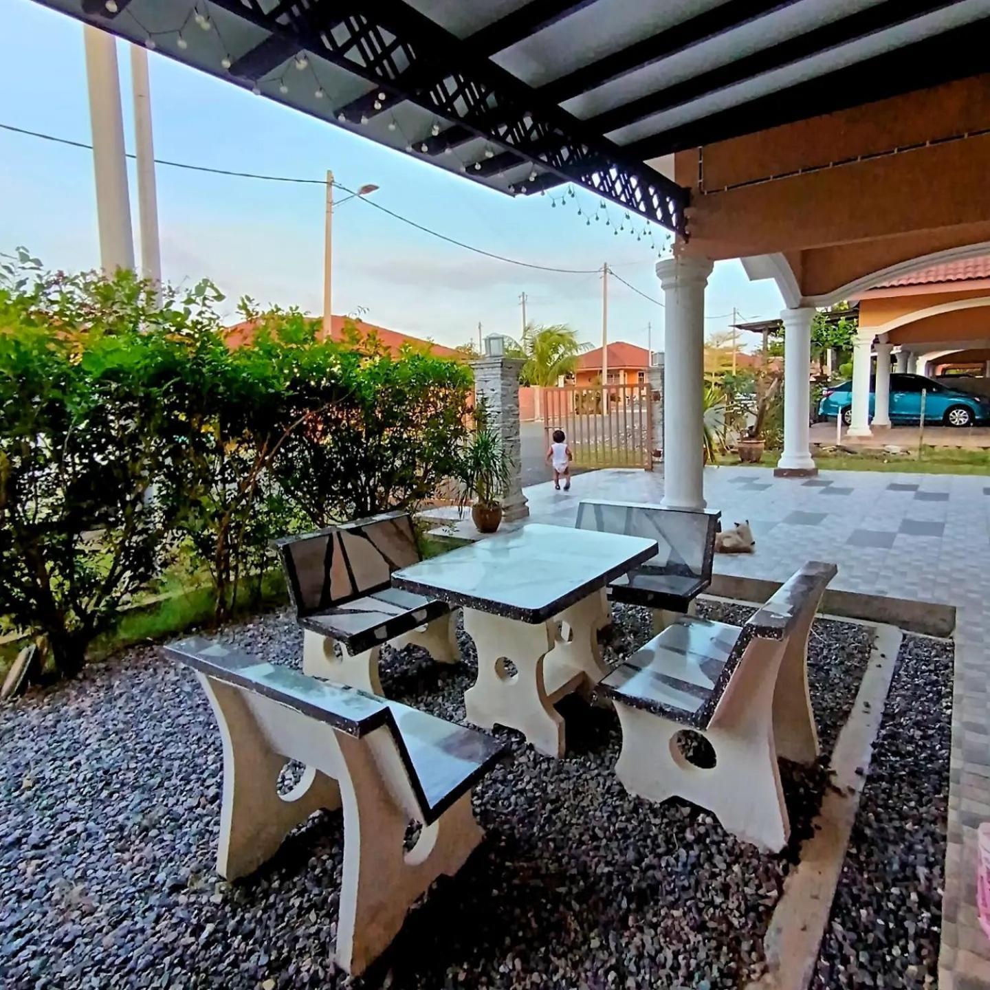 Ebnur Homestay Arau Exteriér fotografie